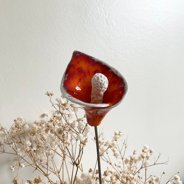 Fleur arum en céramique décoration durable fait main