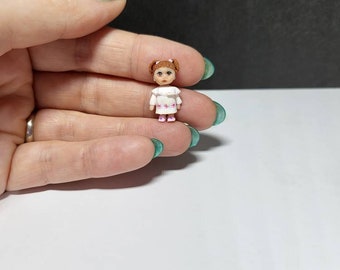 Miniature micro toddler standing 1:48th character 2cm