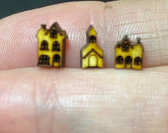 Set of three tiny house ornaments for your 1:48th scale dolls house
