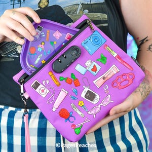 Schmuckstück geruchssichere Verschlusstasche mit Reißverschluss - 3-stelliges Schloss, Karbonfutter, passend für Rolling Tray - Stash Bag von Page's Peaches