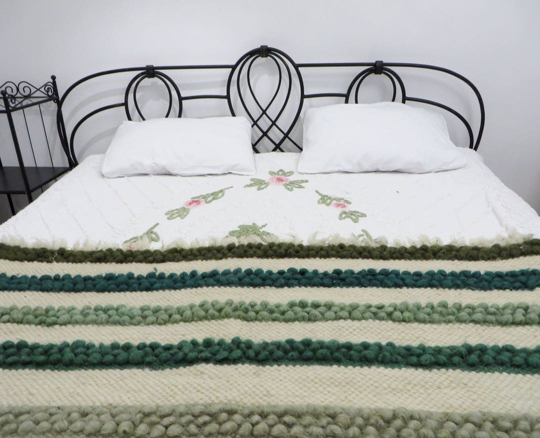Curated visual reference: Picture Idea: Wool Bed Scarves Bed Throw Bed Cover Green Bedding Bed