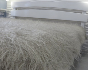 Handwoven Wool Flokati Throw Blanket: Fuzzy Shag Bed Cover