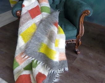 Handwoven Wool Blanket: Carpathian Hutsul Lizhnyk Throw