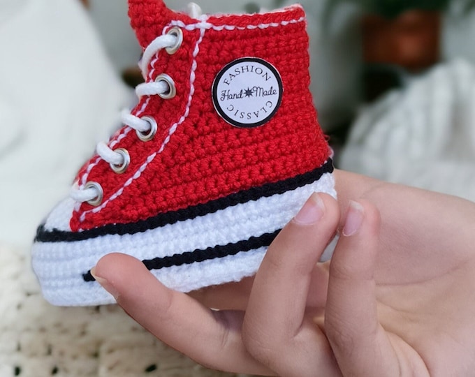 Personalized Retro Crochet Baby Sneakers, Custom Newborn Booties, Birth Announcement, Pregnancy Gift, 0-3, 3-6, 6-9, 9-12 Month Shoes Gift