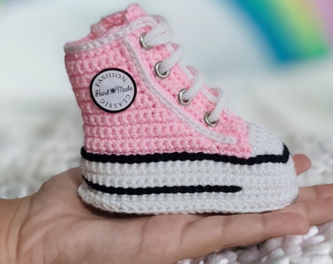 Personalized Pink Baby Sneakers, Custom Crochet Girl Booties, Newborn Girl Gifts, Girl Baby Announcement, 0-3, 3-6, 6-9, 9-12 Months Gifts