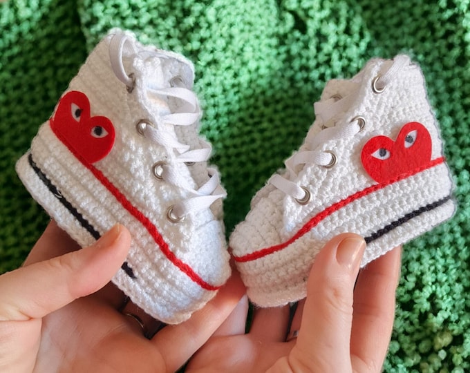 Converse Style Soft Wool Booties, Crochet Newborns Sneakers, Welcome Home Baby Gift Set, Personalized White Boy Boots, Girl Baby Shower Gift