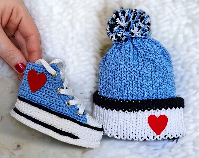 Knitted Organic Baby Blue Sneakers & Beanie Set | Non-Slip Gender-Neutral Outfit | Personalized Newborn Gift, 0-3, 3-6, 6-9, 9-12 Month Gift