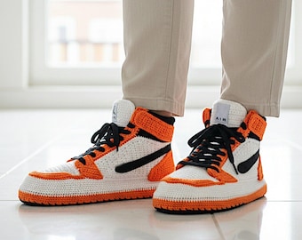 Jordan Hausschuhe Herren, Damen Crochet Sneakers, Orange Haus Schuhe, Hohe Strickstiefel, Geschenk Basketball Fan, Unisex Sneaker Slipper