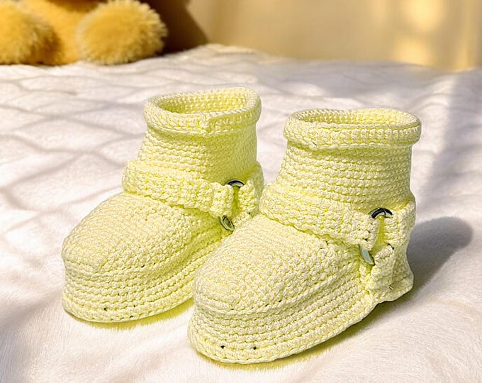 Eco-Friendly Yellow Organic Cotton Baby Booties - Handmade Gender Neutral Shoes for Newborns