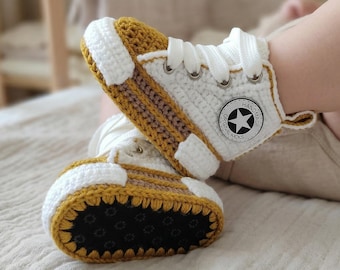 Baby Sneaker Gehäkelt, Weiche Neugeborenen Krabbelschuhe, Unisex Babyschuhe Rutschfest, Personalisiertes Geschenk zur Babyparty zur Heimkehr