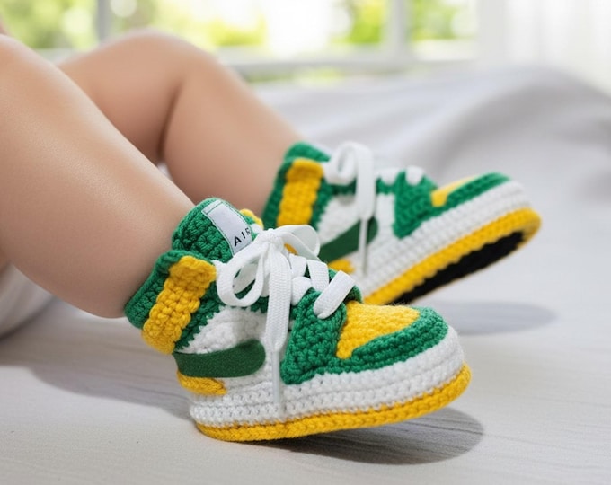 Crochet Baby Jordan Booties in Oakland Colors | Custom Newborn Cozy Gift | Wool Unisex Kids Prewalker Sneakers | Basketball Fan Family Gift
