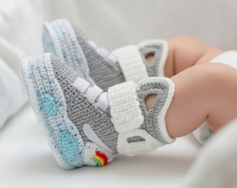 Gehäkelte Air Mag Baby Booties, Marty McFly Babyschuhe, Geschenk zur Geburt, Retro Baby Sneaker, Futuristische Babygeschenke