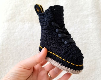 Crochet Classic British Boot Style Baby Booties - Baby Punk Boots - Custom Baby Shoes - Gender Neutral Baby Gifts - Retro Newborn Booties