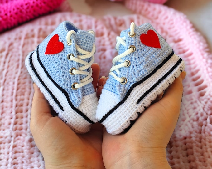Crochet Baby Booties Sneaker Style, Personalized New Baby Gift for Girls and Boys, Baby Showers, Birthdays, Gender Reveals and New Moms Gift