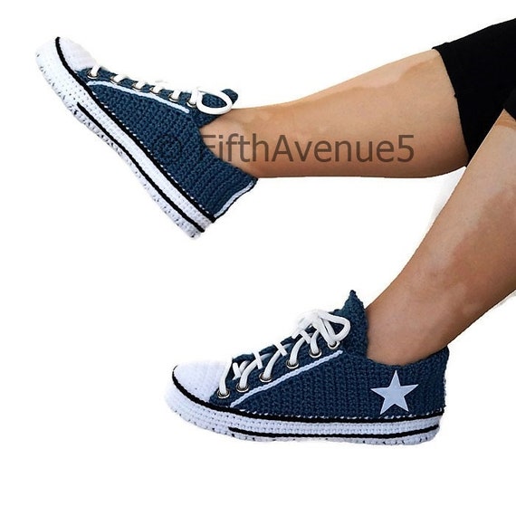 Crochet Gestrickte Navy Converse Low Top Hausschuhe, Klassische Farbe Low Top Navy Converse Hausschuhe, Herren Converse Low Navy Crochet Gestrickte Navy Converse Low Top Hausschuhe, Klassische Farbe Low Top Navy Converse Hausschuhe, Herren Converse Low Navy