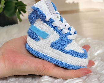 かぎ針編みの男の子用ジョーダン風バスケットボールスニーカー | 天然