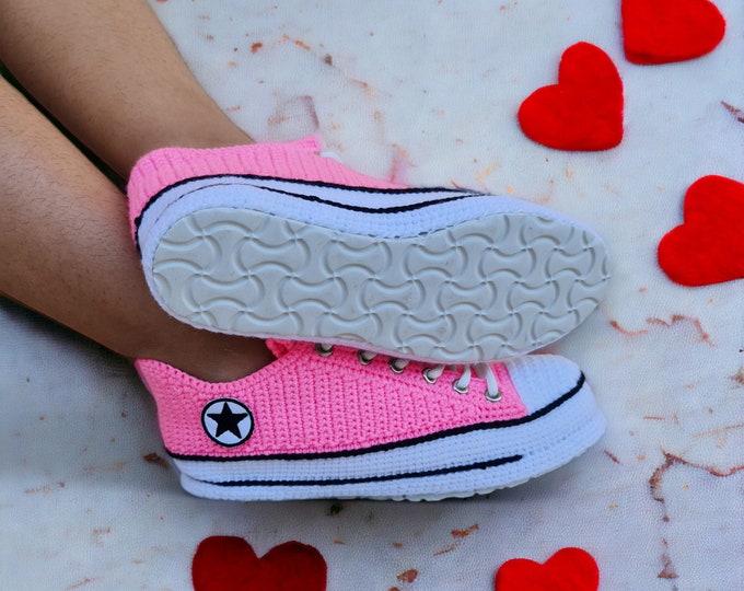 Stylish Pink Crochet Shoes - Winter Warm Sneaker Slippers - Bespoke Knitwear for Comfy Indoor Sneakers - Customizable Woolen Canvas Footwear