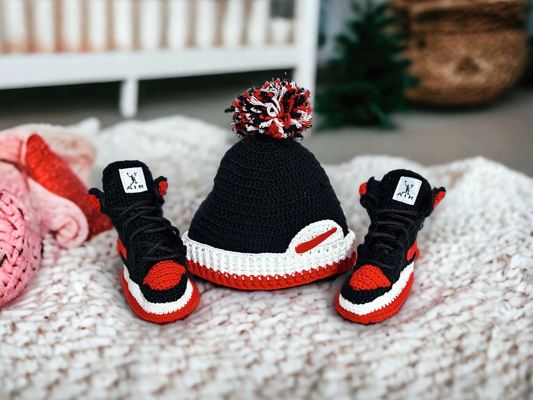 Crochet Baby Sneakers & Beanie Hat Set - Newborn Booties Gift ...