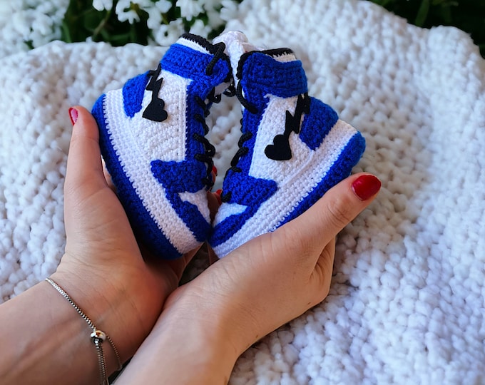 Knitted Baby Basketball Shoes - Custom Crochet Newborn Booties - Cozy infant Sneakers - New Baby Gift For Mom - Baby Coming Home Outfit Boy