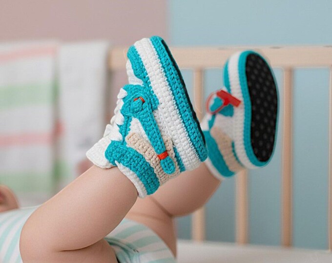 Personalized Baby Sneakers, Custom Newborn Booties, New Baby Gift, First Time Moms, Baby Shower Present, Birth Announcement, Boy/Girl Gifts