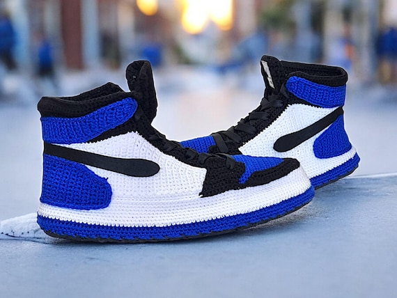 nike high top slippers