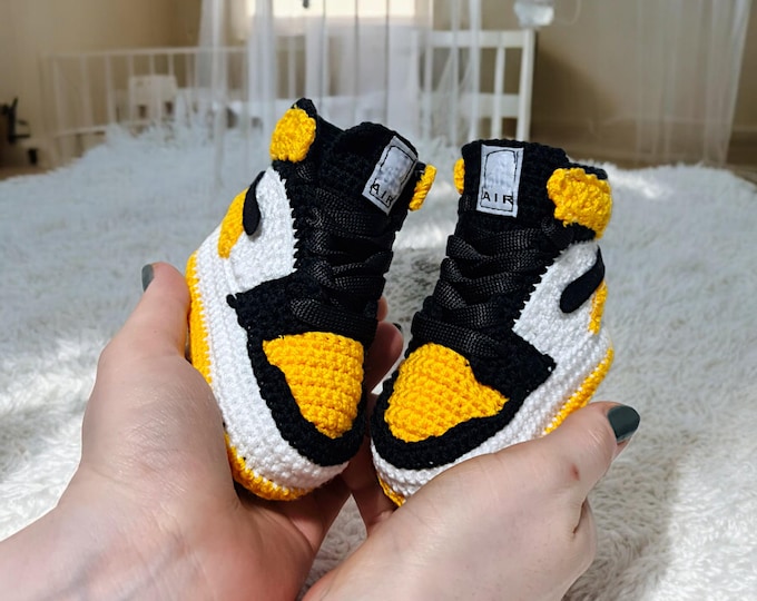 Jordan Style Baby Sneaker Booties, Custom Newborn Crochet Booties, Gender-Neutral Baby Shower Gift, Basketball Fan Baby Gift, 0 to 3 Months