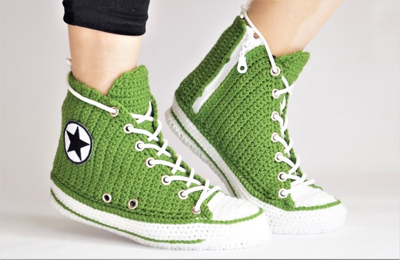 gestrickte grüne Converse Pantoffeln für Männer und Frauen, Converse Style Hausschuhe für den Hausgebrauch, klassische Farbe hoch oben grün. gestrickte grüne Converse Pantoffeln für Männer und Frauen, Converse Style Hausschuhe für den Hausgebrauch, klassische Farbe hoch oben grün.