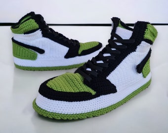 Crochet Sneakers Peluche, Chaussures d’intérieur personnalisées, Fans de basket-ball, Pantoufles tricotées pour hommes, Cadeau de chaussures personnalisées, Chaussette confortable, Cadeaux Sneakerhead rares