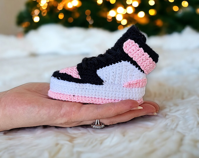 Pink Girl Jordan Crochet Baby Booties, Customizable Knit Baby Girl Shoes, Baby Shower Gift, Newborn Girl Outfit,Sneakers, Retro Girl Shoes