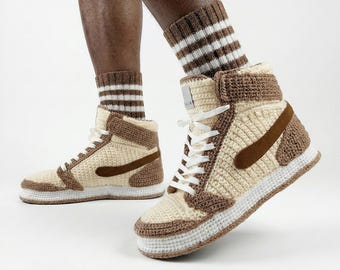 Mocha Häkel Sneaker, Jordan Stil Hausschuhe, High Top Booties, Herren Hausschuhe Wolle, Basketball Geschenk, Streetwear Stricksocken