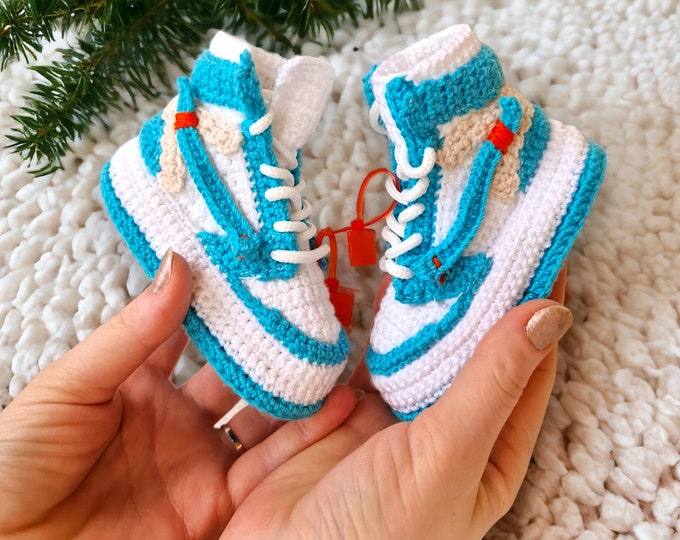 Off White Color Jordan-Style Crochet Baby Booties Sneakers, Newborn Organic Shoes, Custom Knit Newborn Shoes, Cotton Baby Basketball Outfit