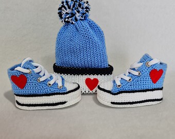 Hand-knitted Baby Crochet Sneakers & Beanie Set, Organic Cotton, Non-Slip, Mini Heart Design, Gender Neutral, Newborn Gift, 0-3 Month Babies