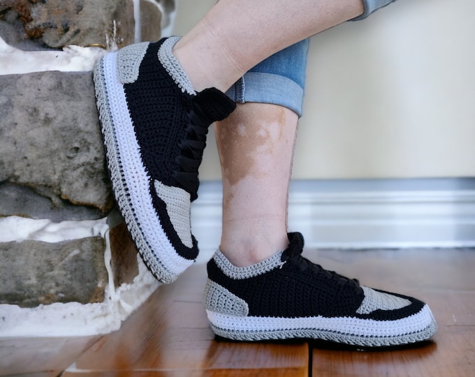 Crochet Basketball Sneakers Slippers, Custom Retro Sneaker, Rare Low Top Knitted Indoor Slippers, Plush Unisex Booties, Personalized Socks