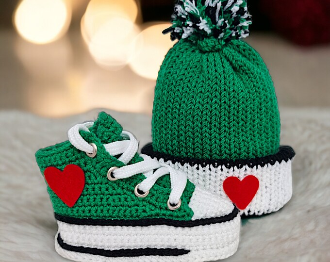 Organic Baby Clothes Set - Green Baby Booties & Crochet Beanie, Perfect for Hospital and Coming Home Outfit