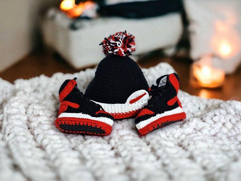 Crochet Baby Jordans Style Booties and Beanie Set Baby Shower Favors Newborn Crib Shoes Newborn Photo Prop Gender Neutral Baby Gift Red - Black