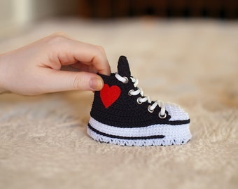 Chaussons en crochet pour bébé, chaussons tricotés personnalisés - vêtements neutres pour les nouveau-nés, cadeau de douche de bébé