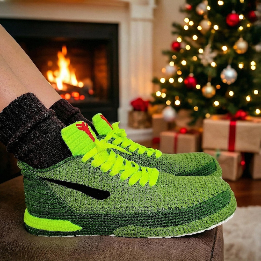 Kobe Green Christmas Sneakers - Custom Mamba Style Retro