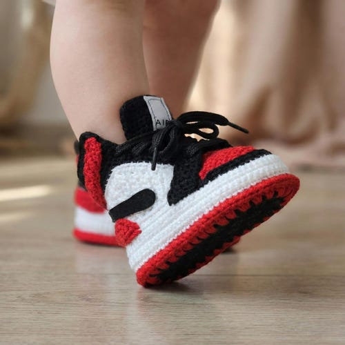 Crochet Baby Jordan Sneakers, Red Black Basketball Booties, Newborn Sporty Shoes, Unique Shower Gift, Soft Sole High Tops, Photo Prop Outfit