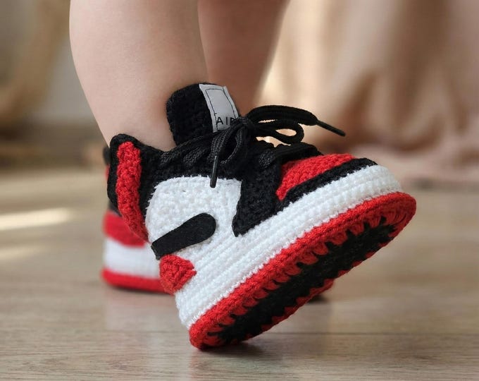 Crochet Baby Jordan Sneakers, Red Black Basketball Booties, Newborn Sporty Shoes, Unique Shower Gift, Soft Sole High Tops, Photo Prop Outfit