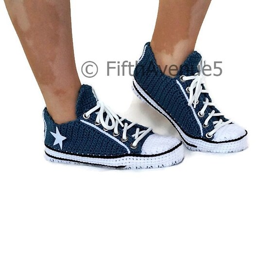 Crochet Gestrickte Navy Converse Low Top Hausschuhe, Klassische Farbe Low Top Navy Converse Hausschuhe, Herren Converse Low Navy Crochet Gestrickte Navy Converse Low Top Hausschuhe, Klassische Farbe Low Top Navy Converse Hausschuhe, Herren Converse Low Navy