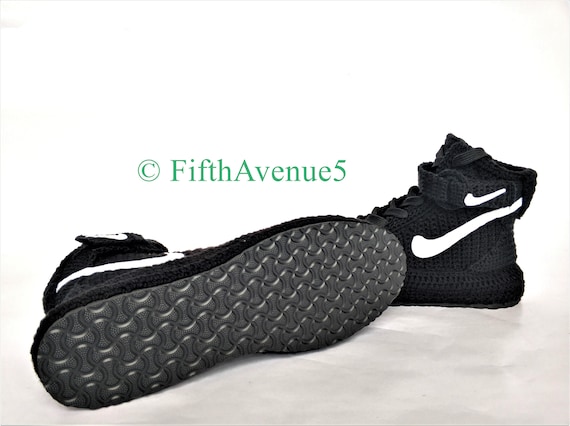 Nike Air Force 1 Mid '07 Mens Size 9 Black Sneakers Basketball Shoes NewDisplay Nike Air Force 1 Mid '07 Mens Size 9 Black Sneakers Basketball Shoes NewDisplay