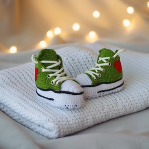 Personalized Crochet Baby Sneakers | Custom Knit Baby Booties | Newborn Boy/Girl Announcement & Shower Gifts | Gender Reveal Crochet Shoes