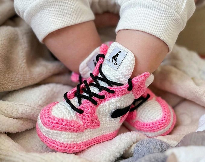 Pink Jordan Style Booties, Hypebeast Baby Clothes, Crochet Basketball Shoes, Infant Streetwear, Mini Sneakers
