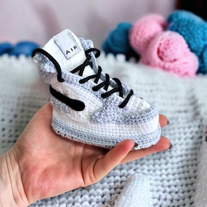Personalized Crochet Baby Sneakers | Custom Knitted Sports Shoes Newborns | Welcome Baby Gift | Baby Photography Prop | Baby Winter Booties