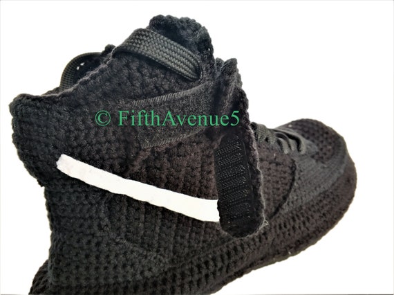 Nike Air Force 1 Mid '07 Mens Size 9 Black Sneakers Basketball Shoes NewDisplay Nike Air Force 1 Mid '07 Mens Size 9 Black Sneakers Basketball Shoes NewDisplay