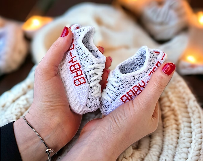 Custom Knit Baby Crochet Sneakers Booties - Chic Newborn Personalized Gifts - Baby Shower Elegant Gift, Baby Sports Shoes, Baby Photo Outfit