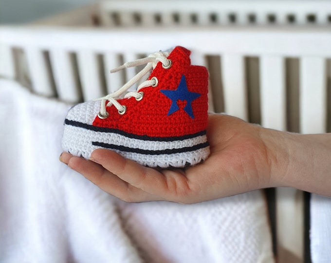 Organic Crochet Converse-Style Baby Booties, Gender Neutral Baby Shower Gift, Baby Christmas Gender Reveal Announcement Gift, Gender Neutral