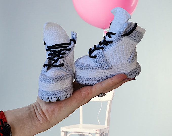Baby Sneaker Jordan Style Crochet Booties, Newborn Gift, Retro Basketball Baby Crib Shoes, Gender Reveal Personalized Gift, Baby Custom Gift