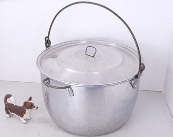 Vintage Tacuco Wear Ever Aluminum No. 124 12Qt Pot With Bail Arm and Handle, Pitting on Interior, Otherwise Very Good Condition,