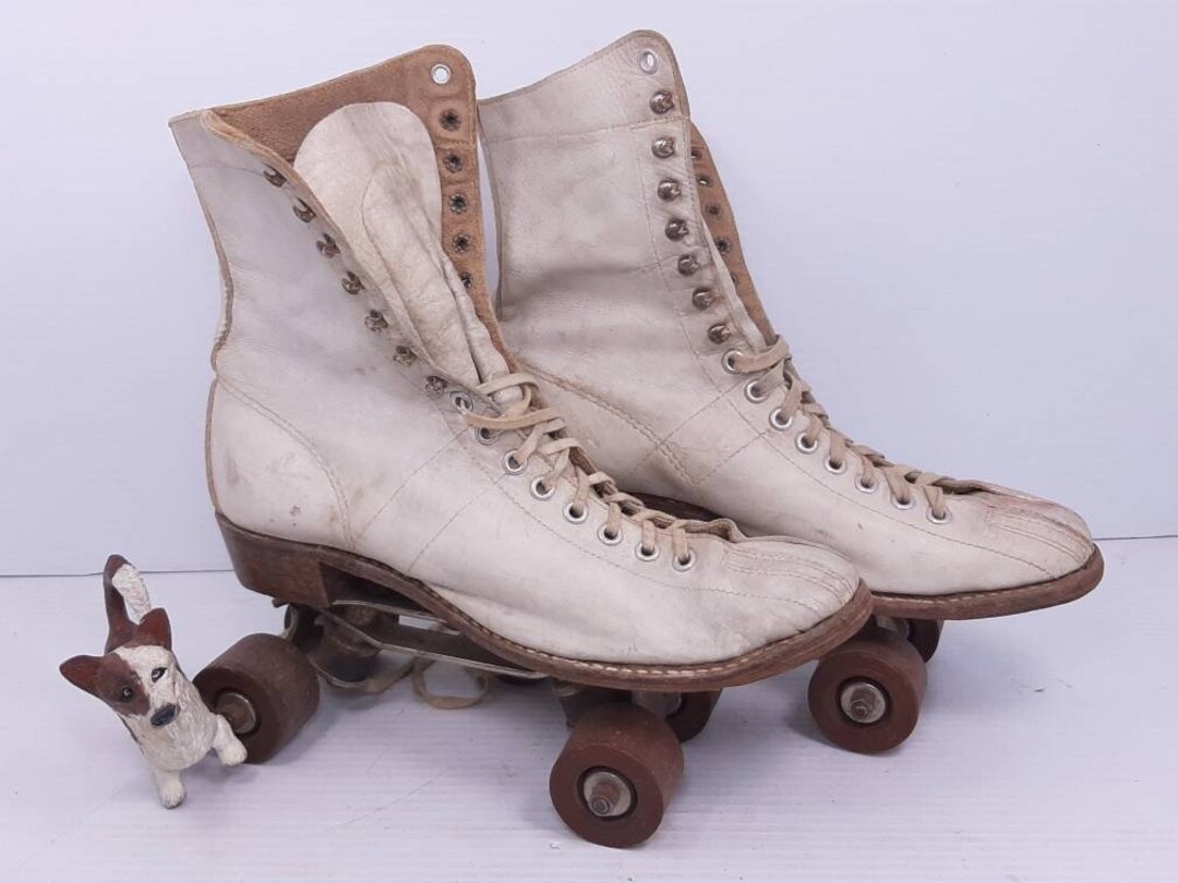 Patins à Roulettes Vintage HYDE Cuir Blanc Bout Fendu - Taille 5 Femme - New Old Stock - état Variable